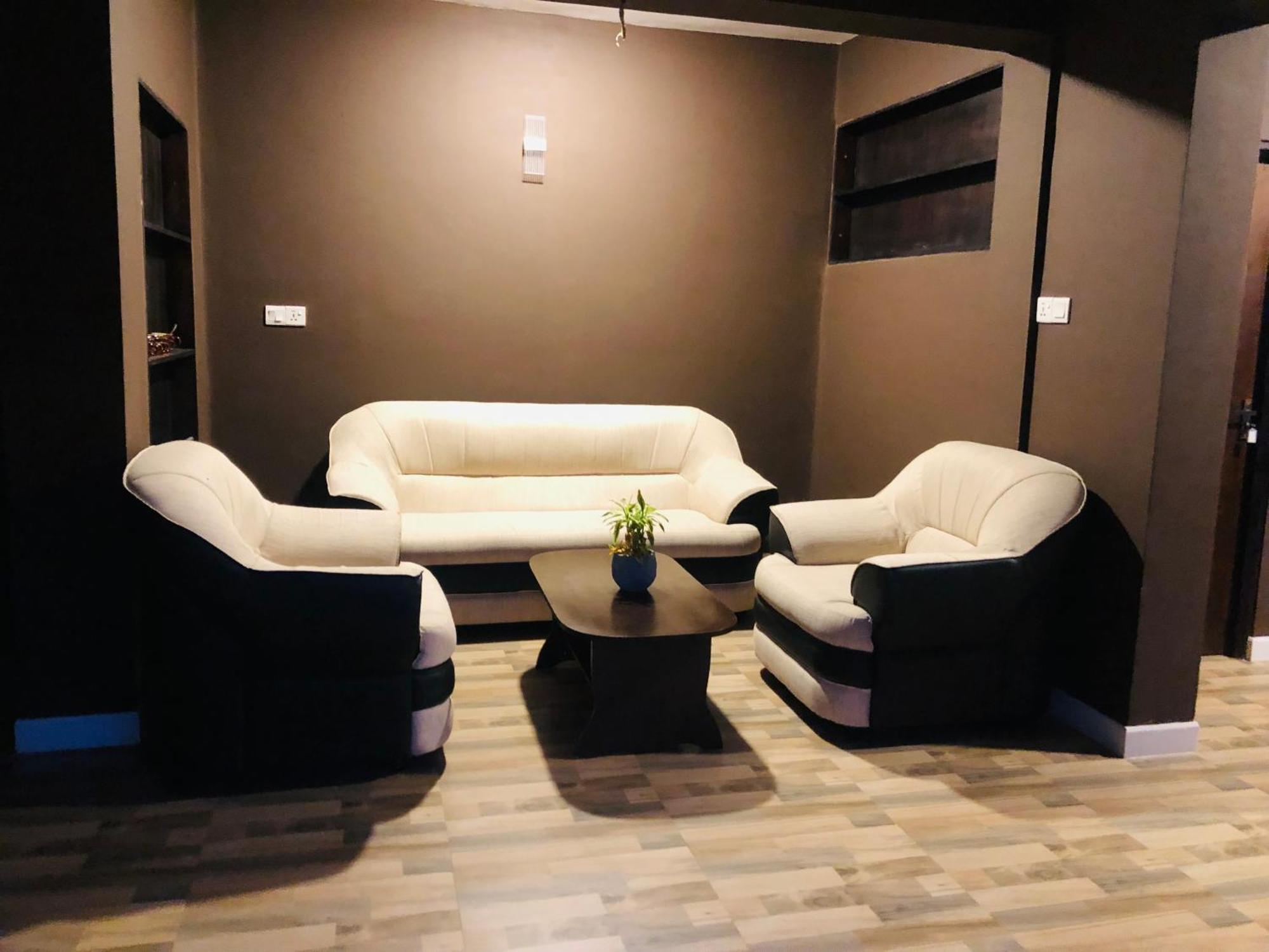 R21 Nuwara Eliya Hotell Eksteriør bilde